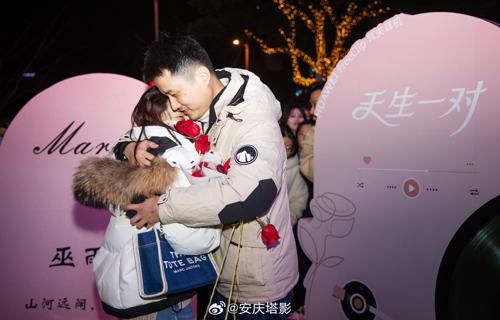这款设备采用了先进的技术使得用户能够轻松地与虚拟世界中的各种元素进行互动OPPO手机以其卓越的性能和