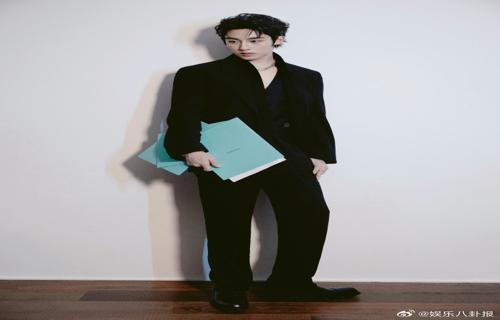 这些争吵可能源于对生活琐事的不同看法也可能源于对金钱地位等现实问题的看法不同然而争吵并不能解决问题反
