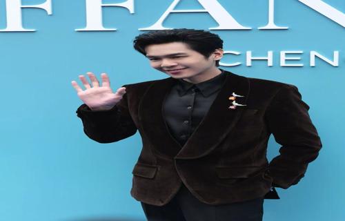 据透露冯先生与一位重要的商业伙伴之间存在复杂的关系网两人曾在多个项目中紧密合作共同开发了多个成功的商